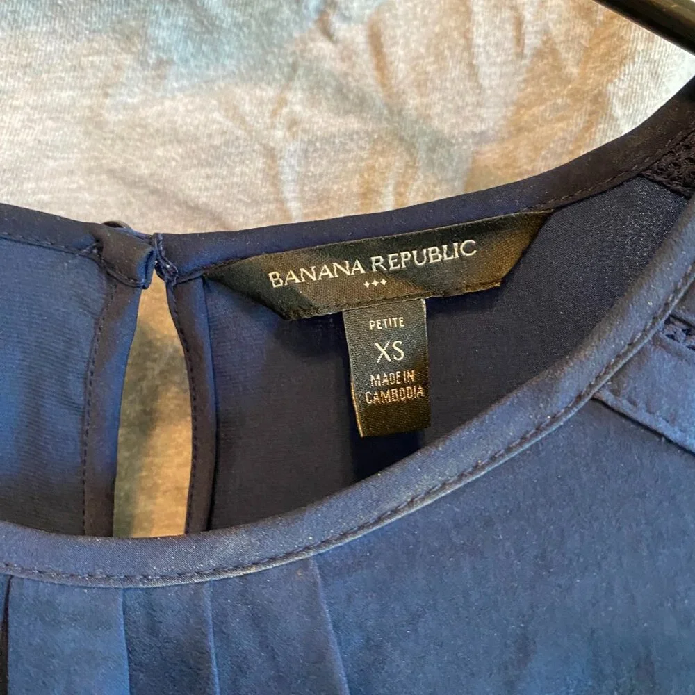 Banana Republic Blue Short Sleeve Shirt Blouse Size XS Petite - Picture 6 of 8